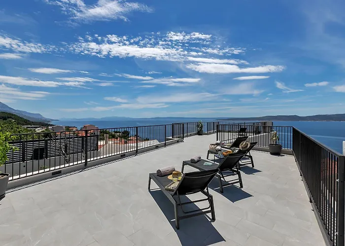 Villa Roof Pool