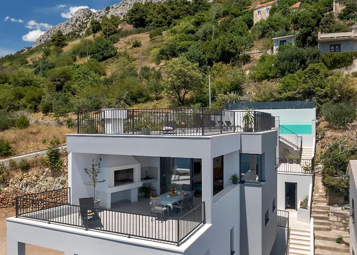 Roof Pool *