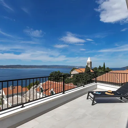 Roof Pool Brela