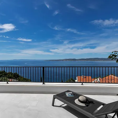 Roof Pool Villa *