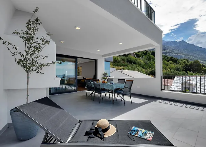 Roof Pool *