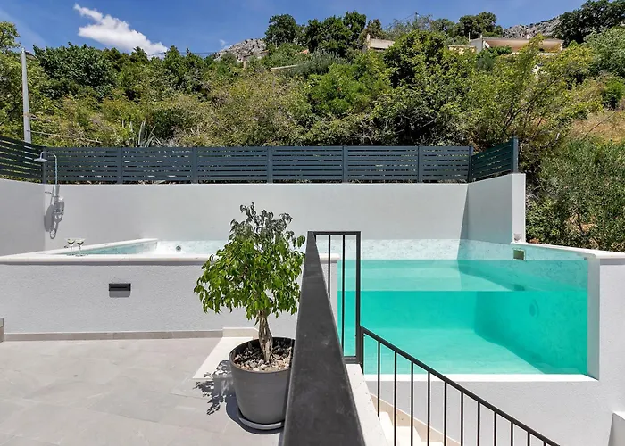 Roof Pool 빌라 브렐라
